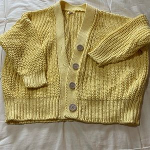 Babaa Knitwear no. 18 cardigan EUC pale yellow